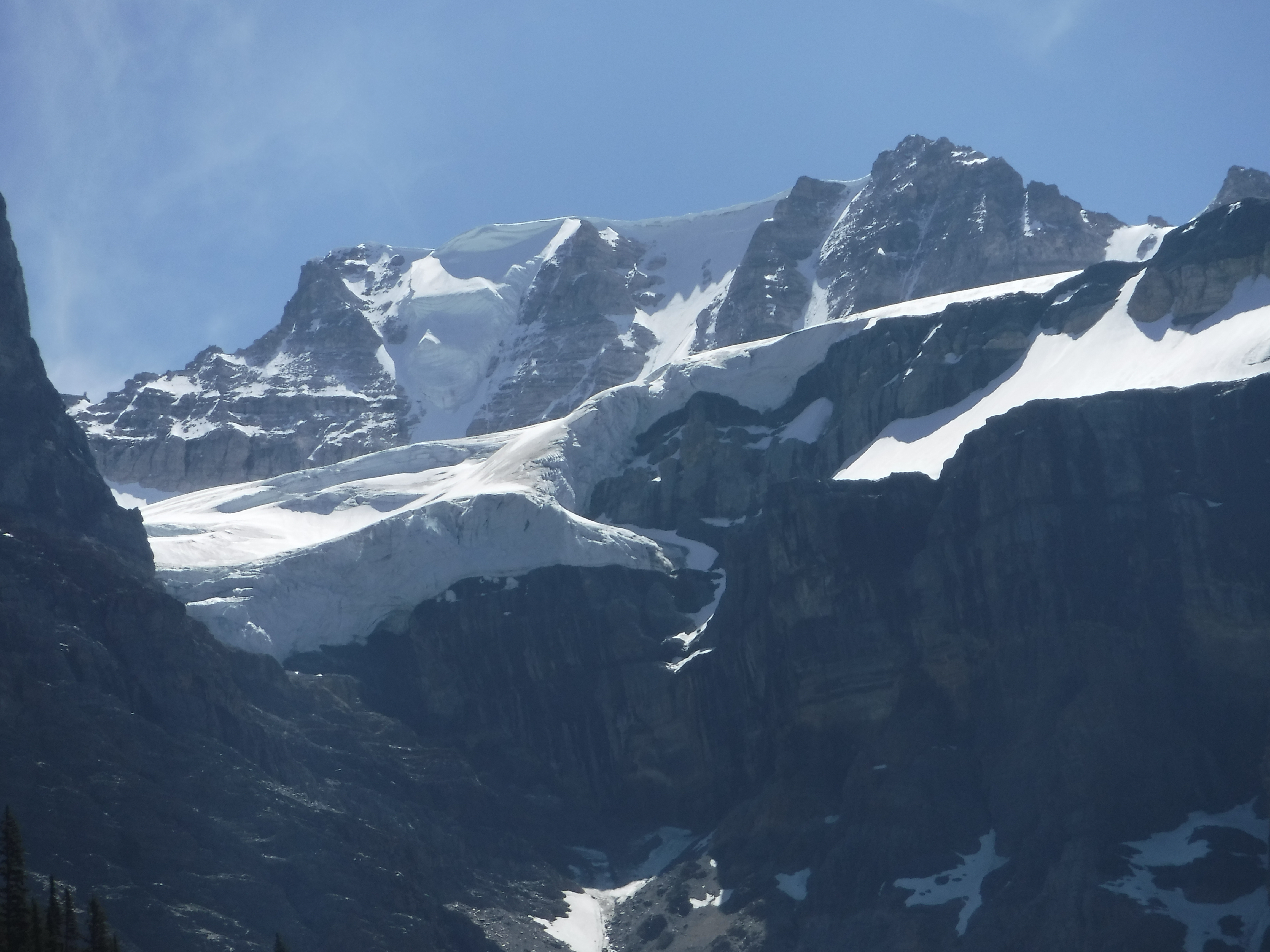 Glaciers Around Lake Morraine